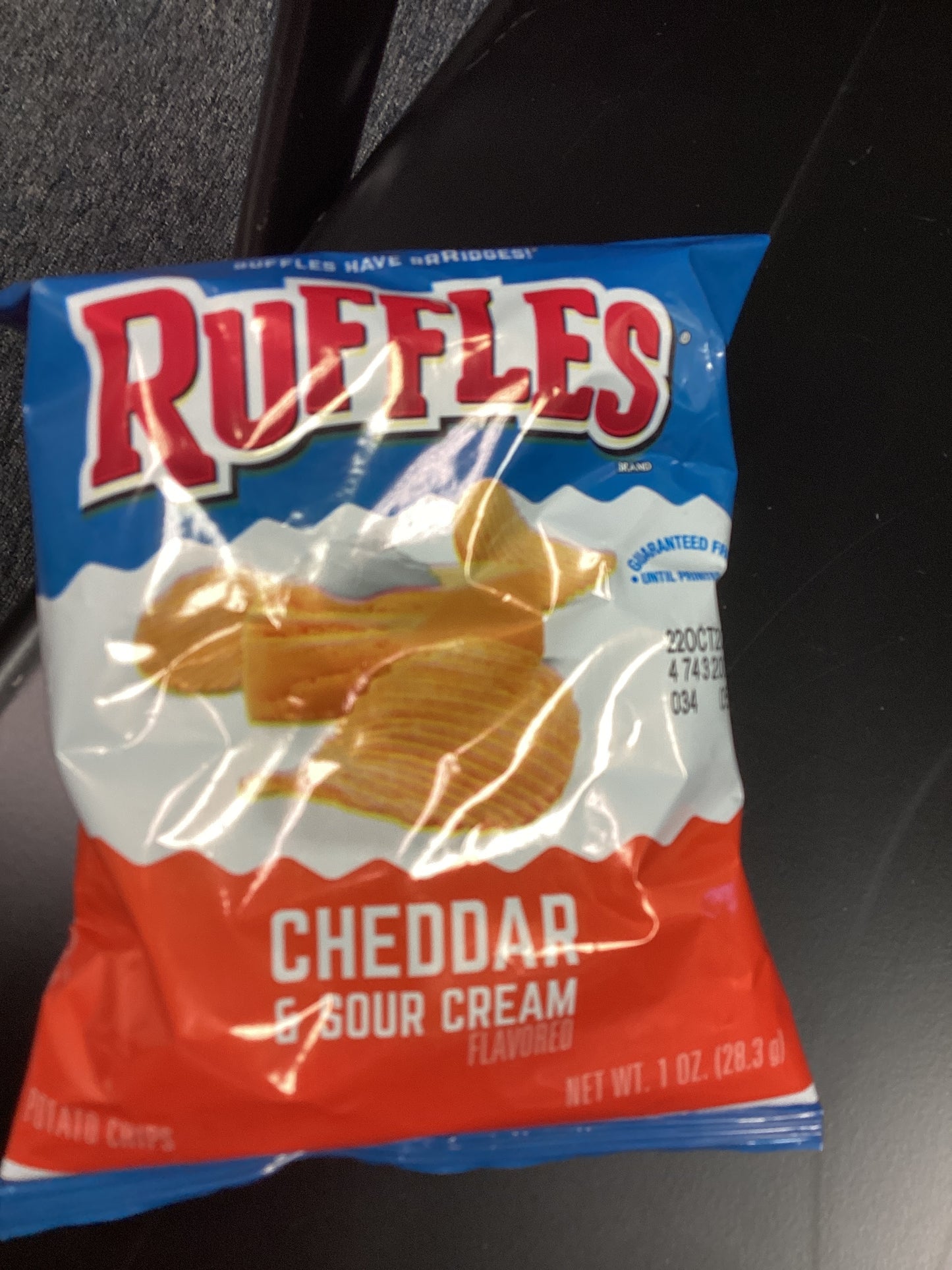 Ruffles cheddar & sour cream chips
