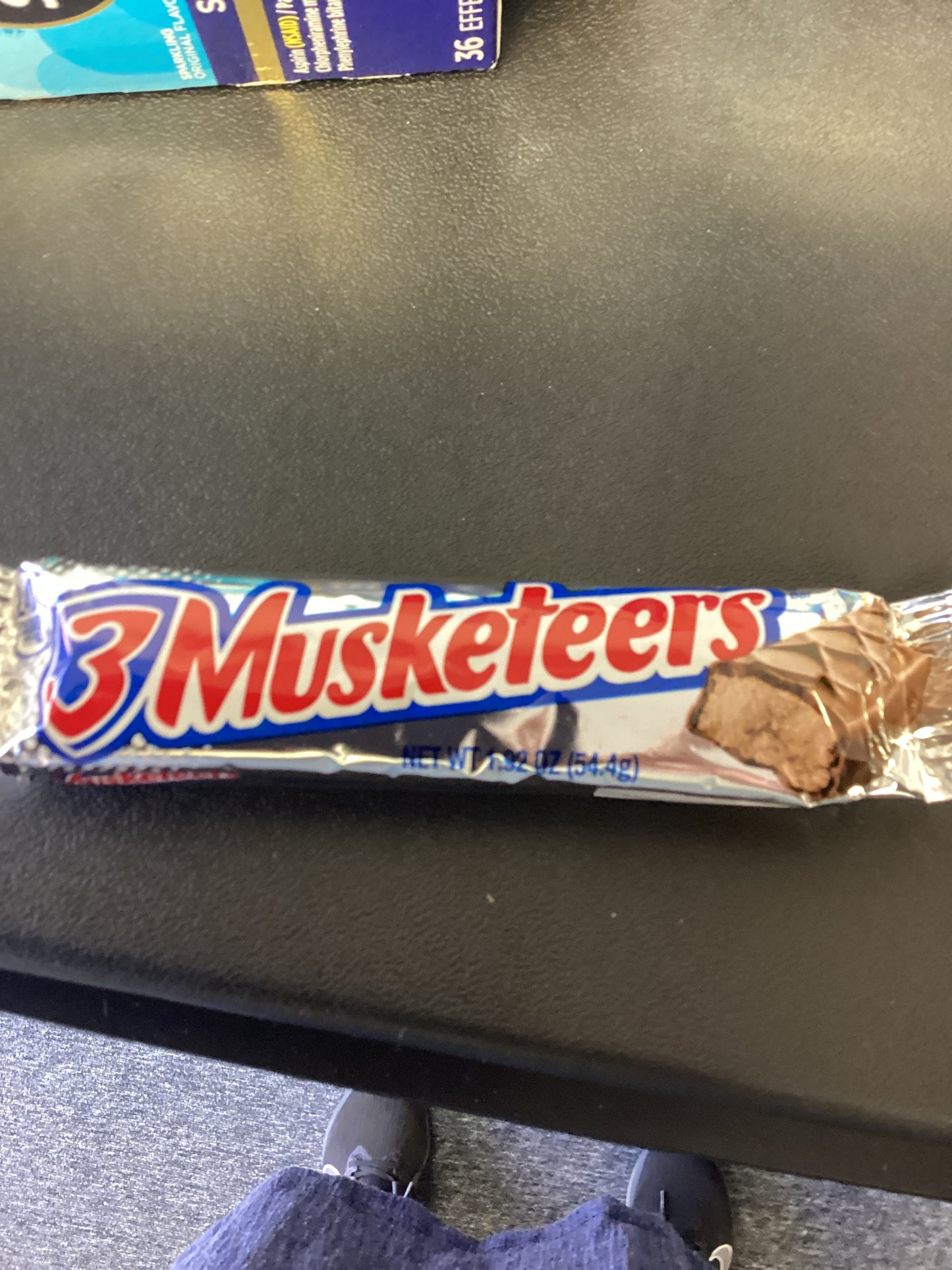 Three musketeers reg sz candy bar