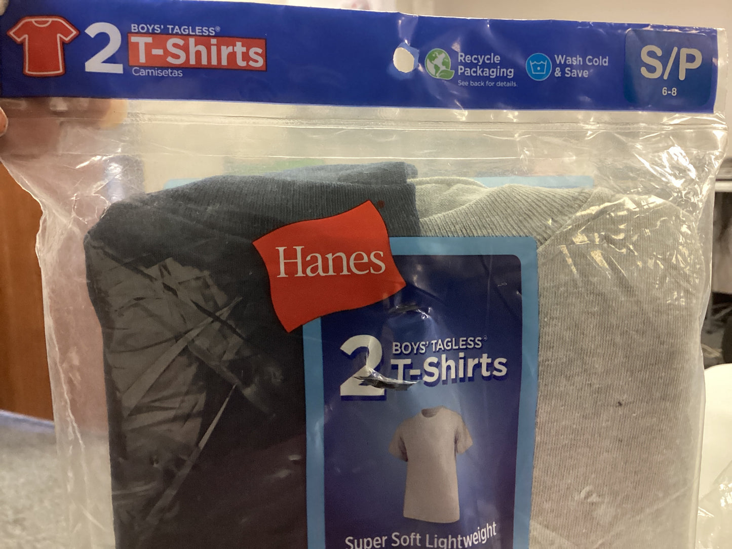 Hanes boys T-shirt (small)