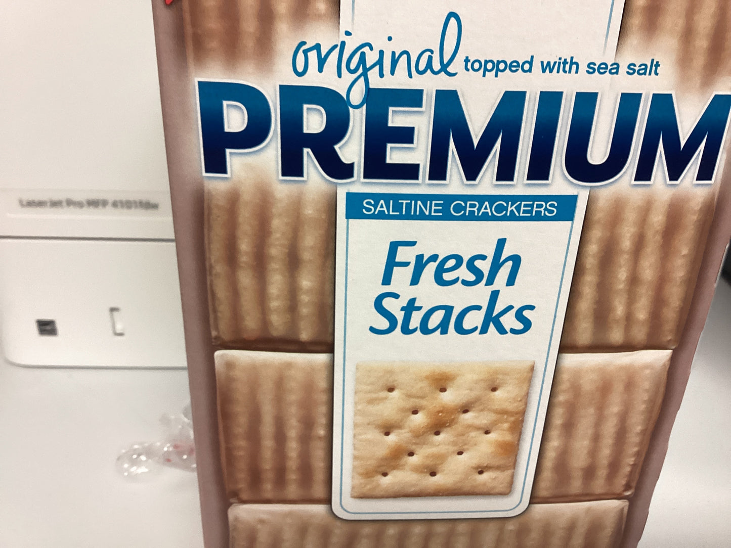 Premium saltine crackers (singles)