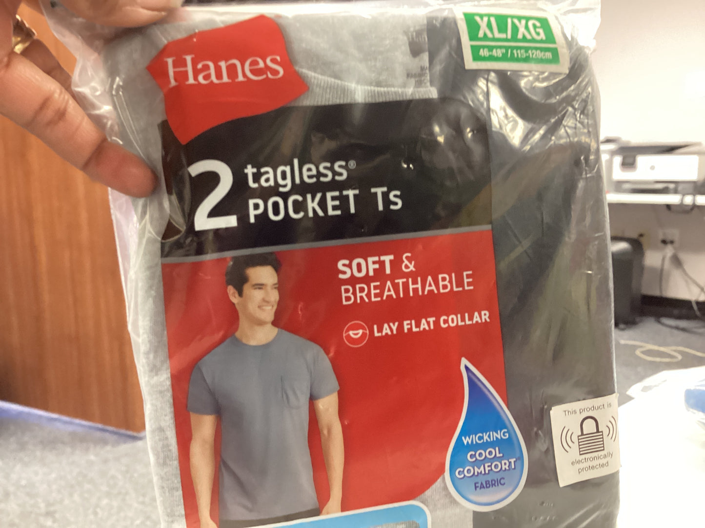 Hanes men pocket T-shirt XL