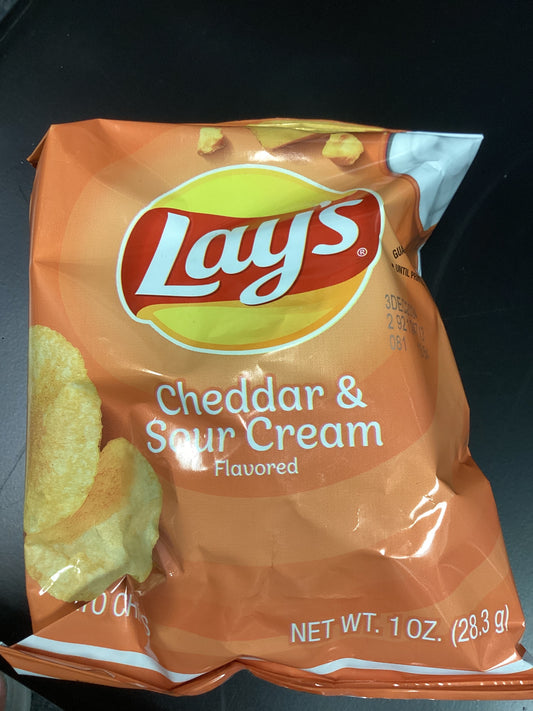Lays cheddar & sour cream chips 1oz
